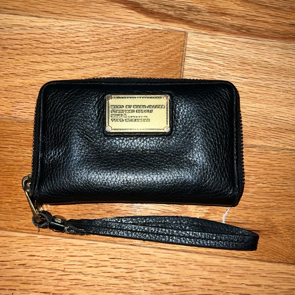 Marc by Marc Jacob’s wallet in black, wristlet